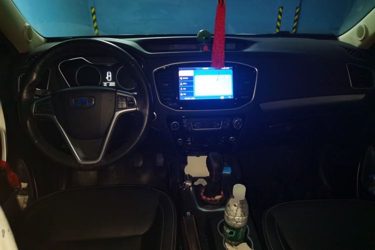 Used Geely Auto Vision X6 2016 1.8L Manual Luxury Model Center Console