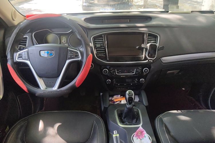 Used Geely Auto Vision X6 2016 1.8L Manual Luxury Model Center Console