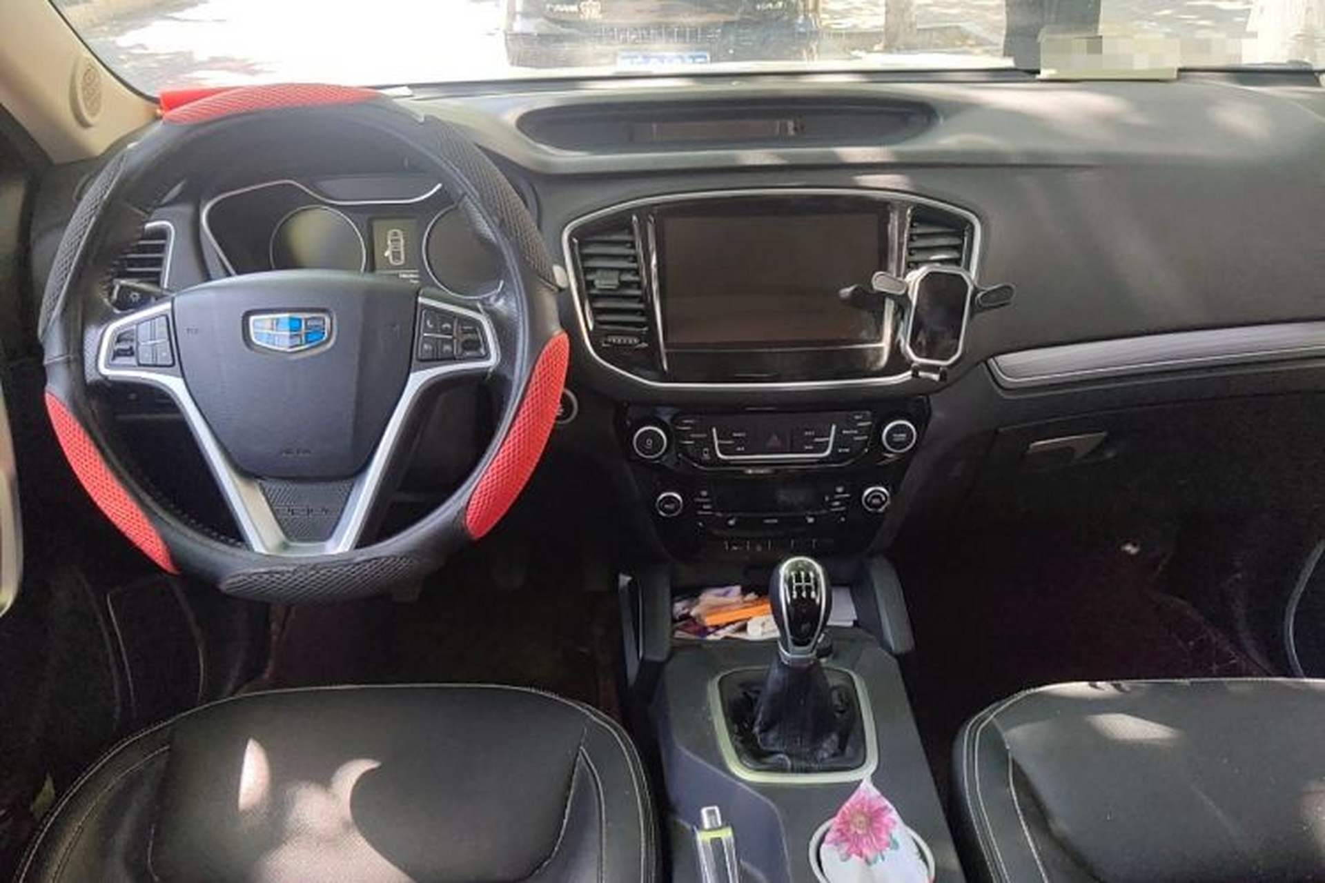 Used Geely Auto Vision X6 2016 1.8L Manual Luxury Model Center Console