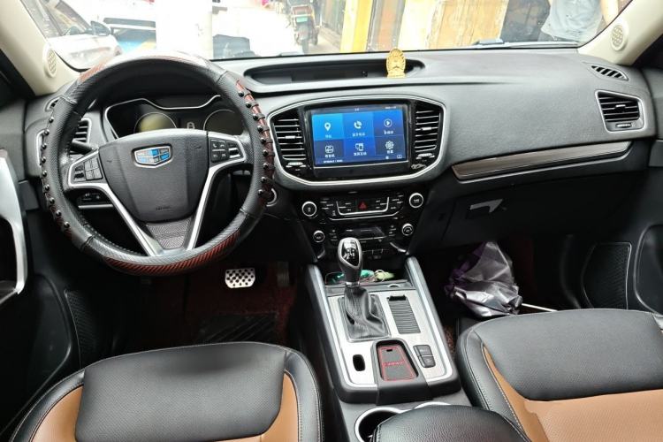 Used Geely Auto Vision X6 2016 1.3T CVT Flagship Model Center Console