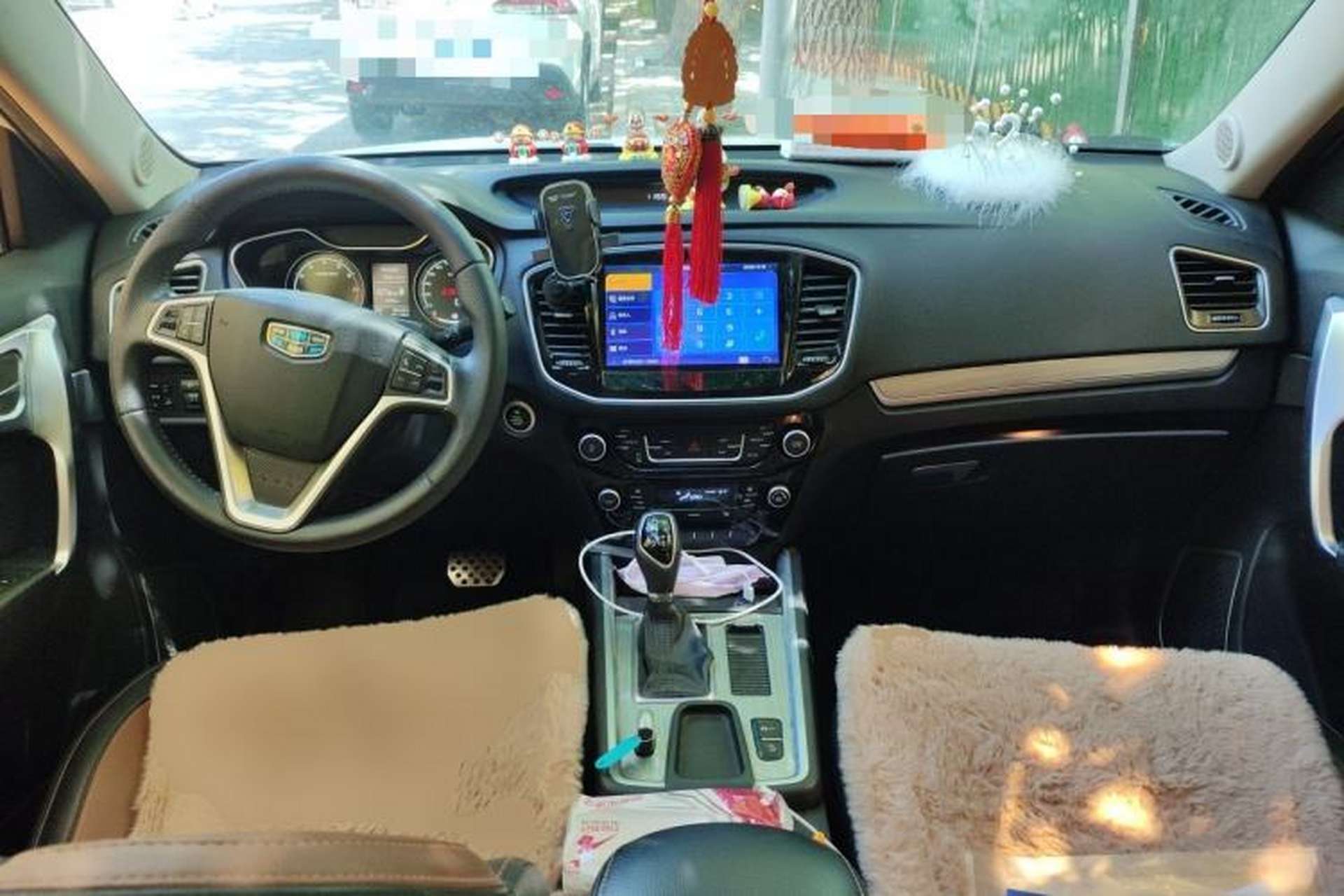 Used Geely Auto Vision X6 2016 1.3T CVT Flagship Model Center Console