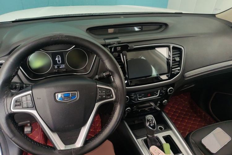Used Geely Auto Vision X6 2016 1.3T CVT Flagship Model Center Console