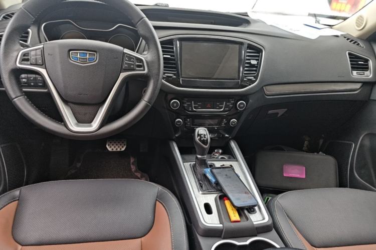 Used Geely Auto Vision X6 2016 1.3T CVT Flagship Model Center Console