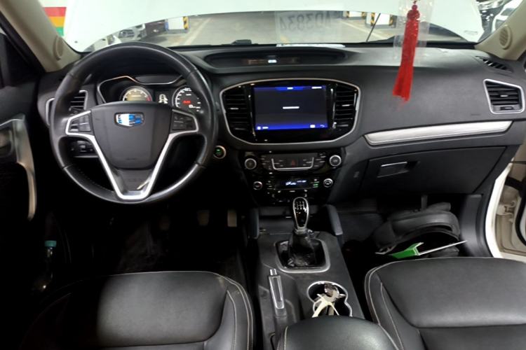 Used Geely Auto Vision X6 2016 1.8L Manual Luxury Model Center Console