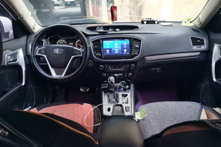 Used Geely Auto Vision X6 2016 1.3T CVT Flagship Model Center Console