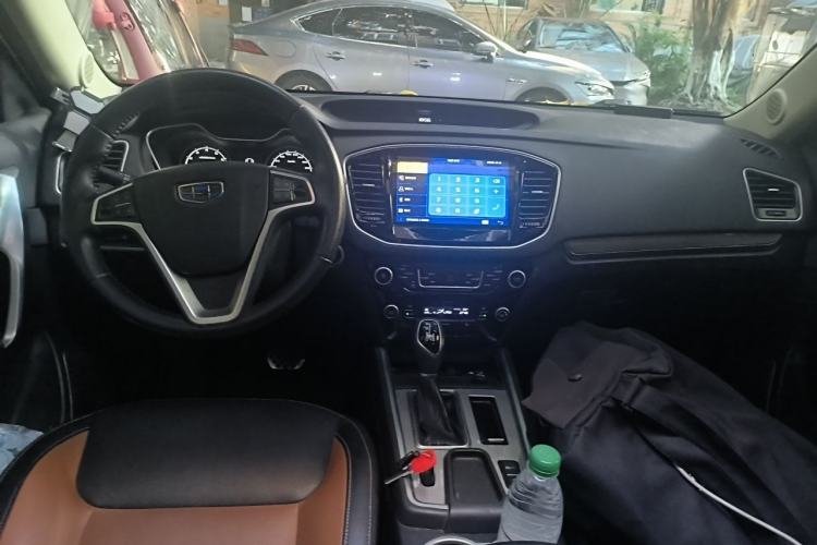 Used Geely Auto Vision X6 2016 1.3T CVT Flagship Model Center Console