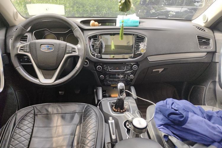 Used Geely Auto Vision X6 2016 1.8L Manual Luxury Model Center Console