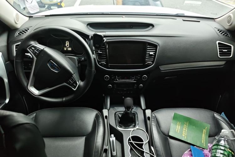 Used Geely Auto Vision X6 2016 1.8L Manual Luxury Model Center Console
