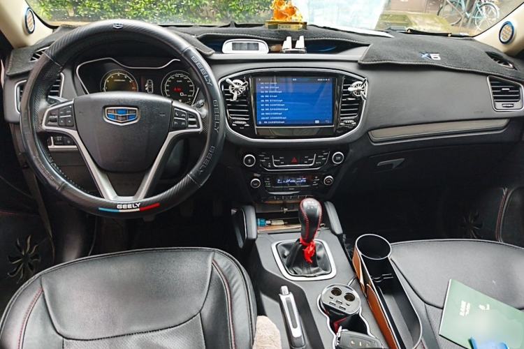 Used Geely Auto Vision X6 2016 1.8L Manual Luxury Model Center Console