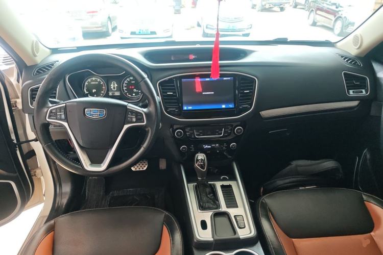 Used Geely Auto Vision X6 2016 1.3T CVT Flagship Model Center Console