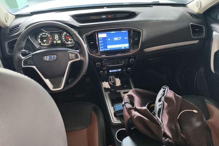 Used Geely Auto Vision X6 2016 1.3T CVT Luxury Model Center Console