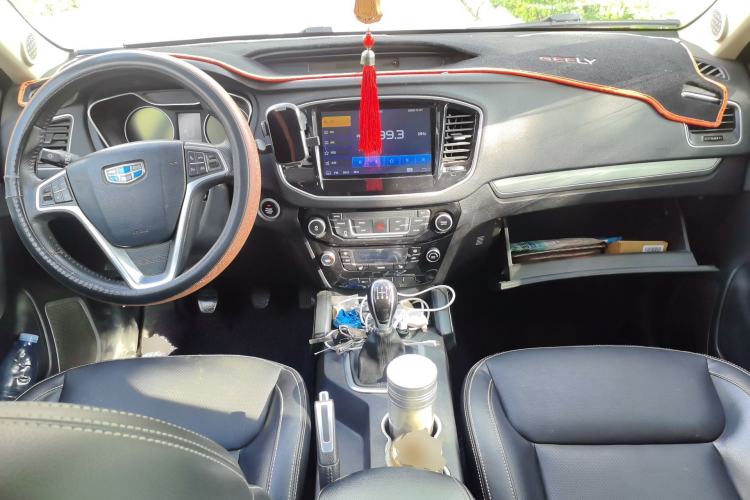 Used Geely Auto Vision X6 2016 1.8L Manual Luxury Model Center Console