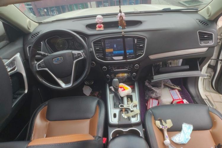 Used Geely Auto Vision X6 2016 1.3T CVT Flagship Model Center Console