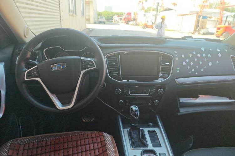 Used Geely Auto Vision X6 2016 1.3T CVT Luxury Model Center Console