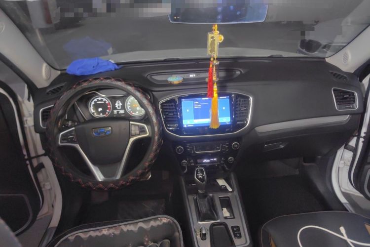 Used Geely Auto Vision X6 2016 1.3T CVT Flagship Model Center Console