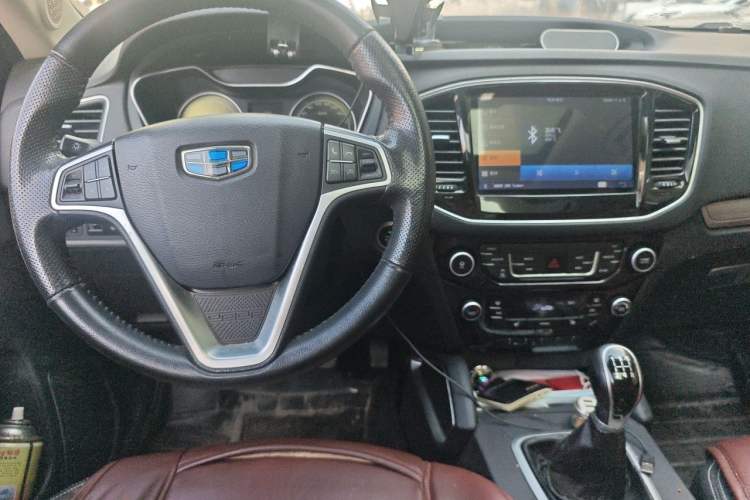 Used Geely Auto Vision X6 2016 1.8L Manual Luxury Model Center Console