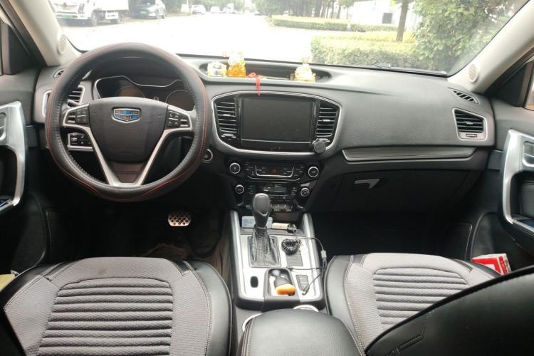 Used Geely Auto Vision X6 2016 1.3T CVT Flagship Model Center Console