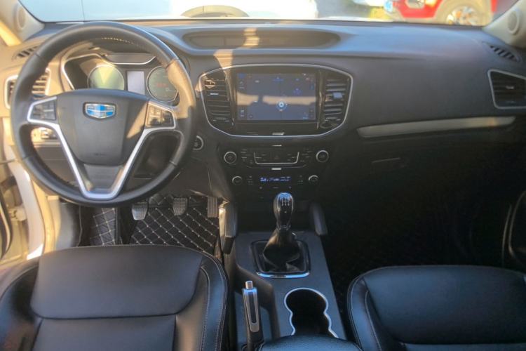 Used Geely Auto Vision X6 2016 1.8L Manual Luxury Model Center Console