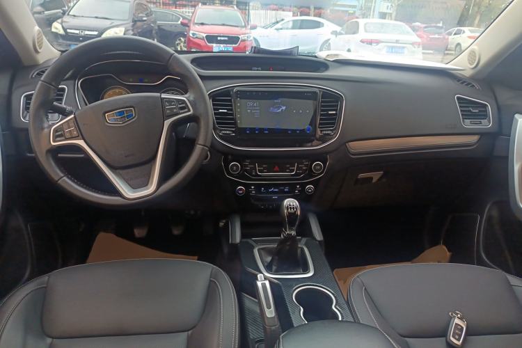 Used Geely Auto Vision X6 2016 1.8L Manual Luxury Model Center Console