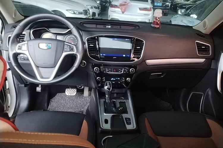 Used Geely Auto Vision X6 2016 1.3T CVT Flagship Model Center Console
