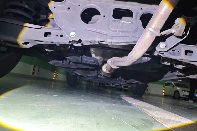 Used Geely Auto Vision X6 2016 1.3T CVT Flagship Model Chassis Rear