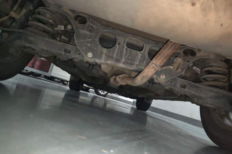 Used Geely Auto Vision X6 2016 1.3T CVT Flagship Model Chassis Rear
