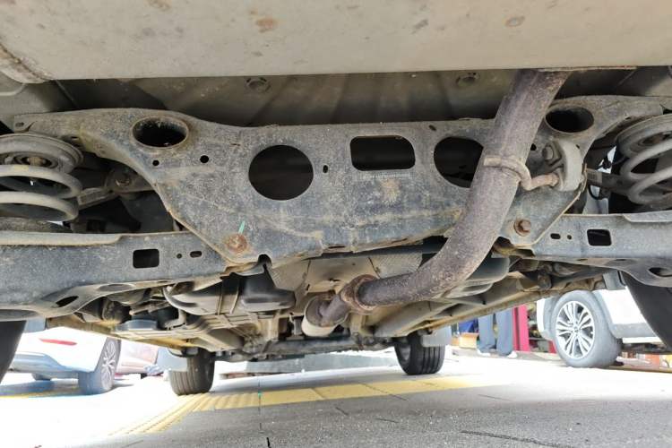 Used Geely Auto Vision X6 2016 1.3T CVT Flagship Model Chassis Rear