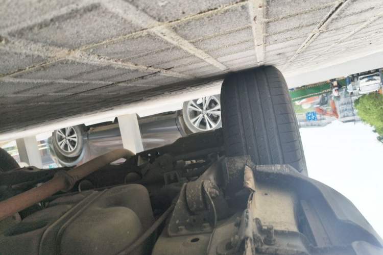 Used Geely Auto Vision X6 2016 1.3T CVT Flagship Model Chassis Rear Right