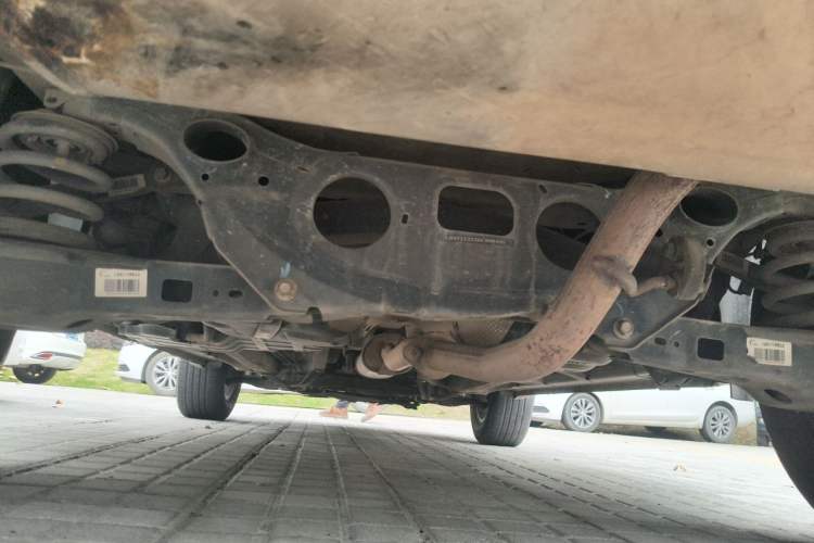 Used Geely Auto Vision X6 2016 1.3T CVT Flagship Model Chassis Rear