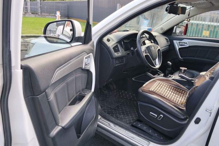 Used Geely Auto Vision X6 2016 1.8L Manual Luxury Model Driver Seat