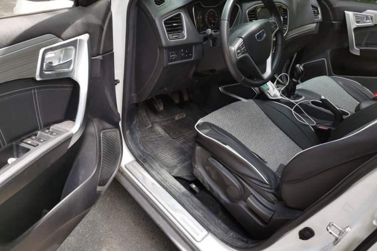 Used Geely Auto Vision X6 2016 1.8L Manual Luxury Model Driver Seat