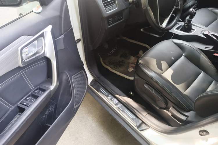 Used Geely Auto Vision X6 2016 1.8L Manual Luxury Model Driver Seat
