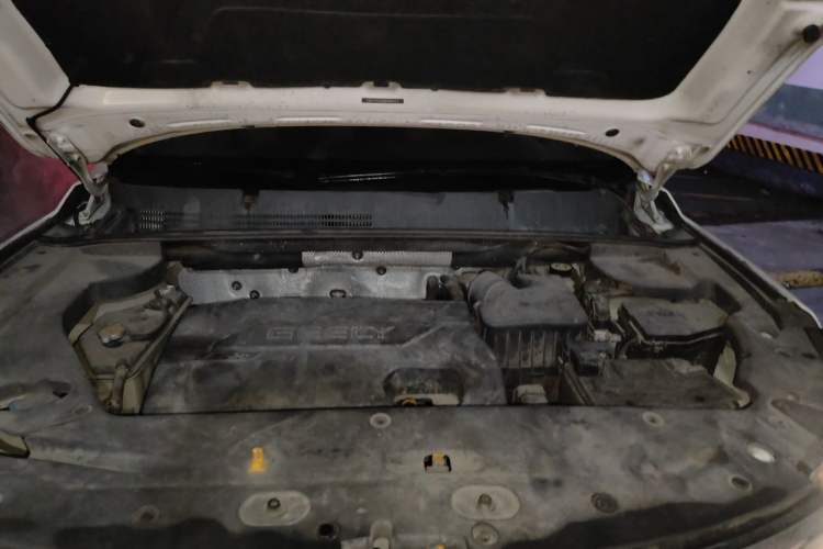 Used Geely Auto Vision X6 2016 1.3T CVT Flagship Model Engine Bay