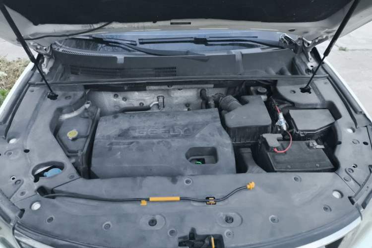 Used Geely Auto Vision X6 2016 1.3T CVT Flagship Model Engine Bay