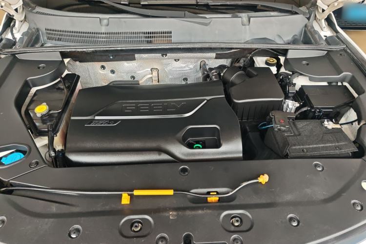 Used Geely Auto Vision X6 2016 1.3T CVT Flagship Model Engine Bay