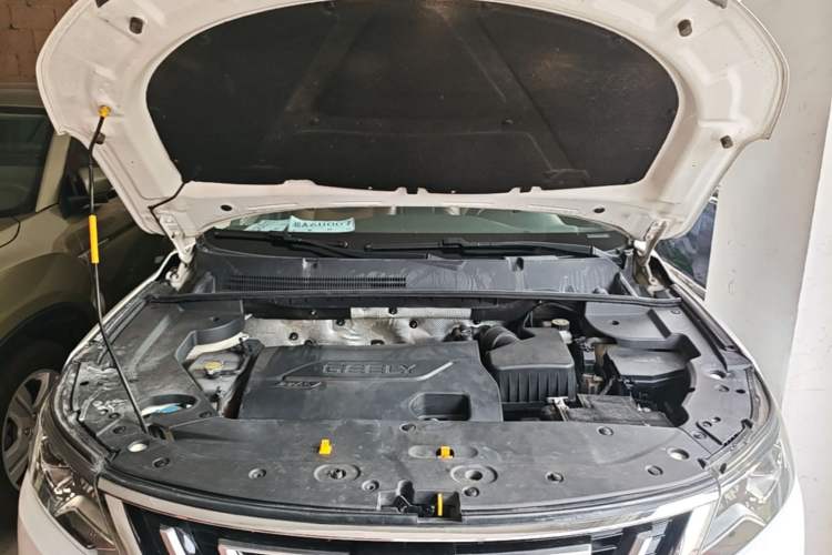 Used Geely Auto Vision X6 2016 1.3T CVT Flagship Model Engine Bay