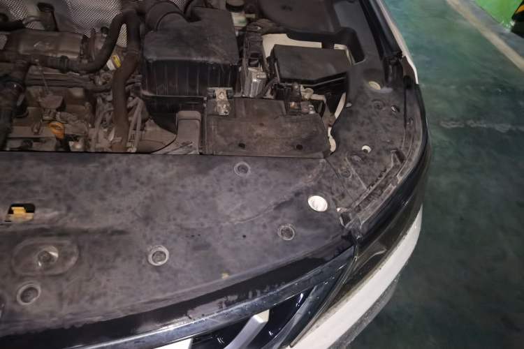 Used Geely Auto Vision X6 2016 1.3T CVT Flagship Model Engine Bay Left
