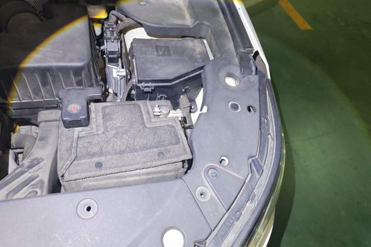 Used Geely Auto Vision X6 2016 1.3T CVT Flagship Model Engine Bay Left