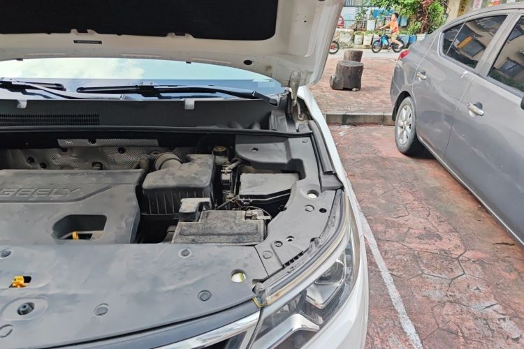 Used Geely Auto Vision X6 2016 1.3T CVT Flagship Model Engine Bay Left