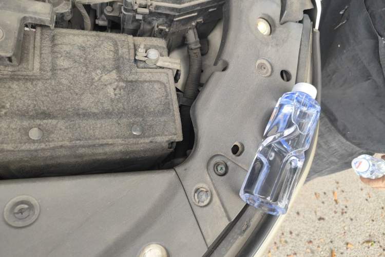 Used Geely Auto Vision X6 2016 1.3T CVT Luxury Model Engine Bay Left