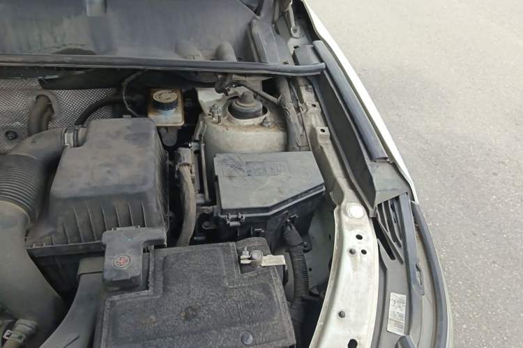 Used Geely Auto Vision X6 2016 1.8L Manual Luxury Model Engine Bay Left