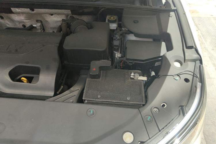 Used Geely Auto Vision X6 2016 1.3T CVT Luxury Model Engine Bay Left