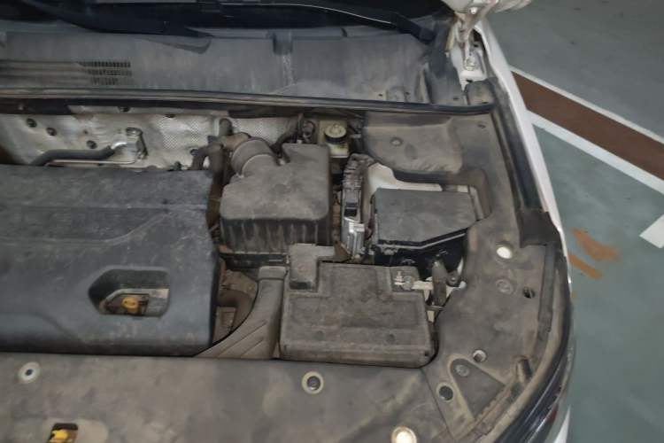 Used Geely Auto Vision X6 2016 1.3T CVT Flagship Model Engine Bay Left