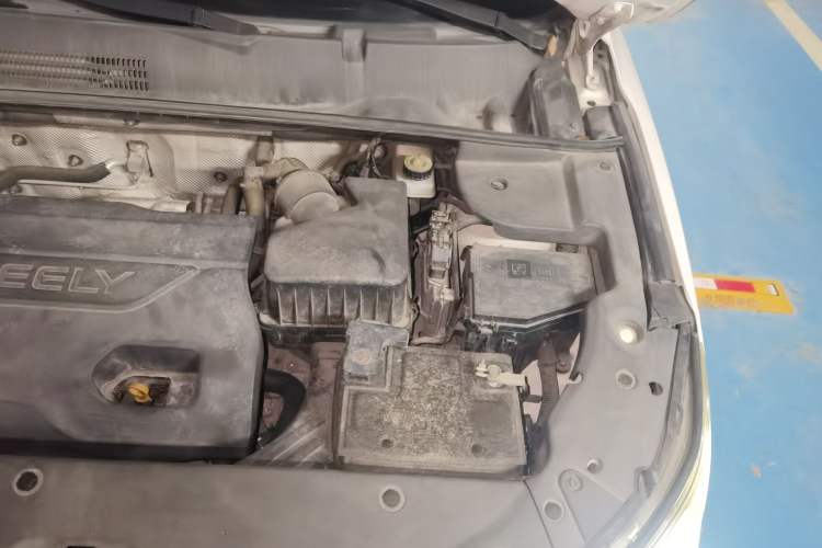 Used Geely Auto Vision X6 2016 1.3T CVT Flagship Model Engine Bay Left