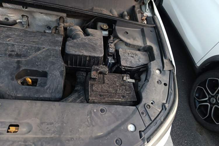 Used Geely Auto Vision X6 2016 1.3T CVT Luxury Model Engine Bay Left