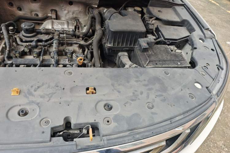 Used Geely Auto Vision X6 2016 1.3T CVT Flagship Model Engine Bay Left