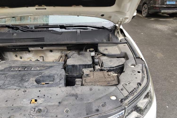 Used Geely Auto Vision X6 2016 1.3T CVT Flagship Model Engine Bay Left