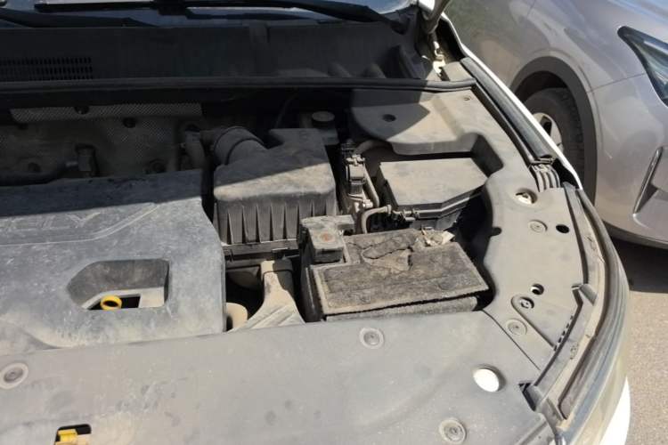 Used Geely Auto Vision X6 2016 1.3T CVT Luxury Model Engine Bay Left