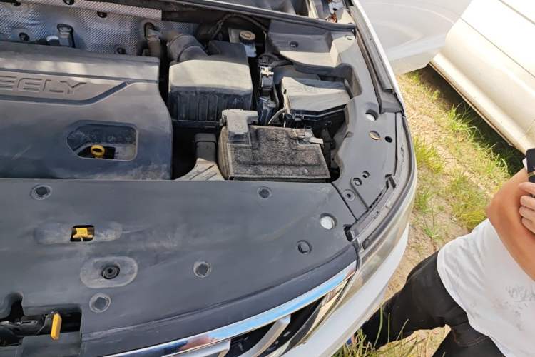 Used Geely Auto Vision X6 2016 1.3T CVT Luxury Model Engine Bay Left