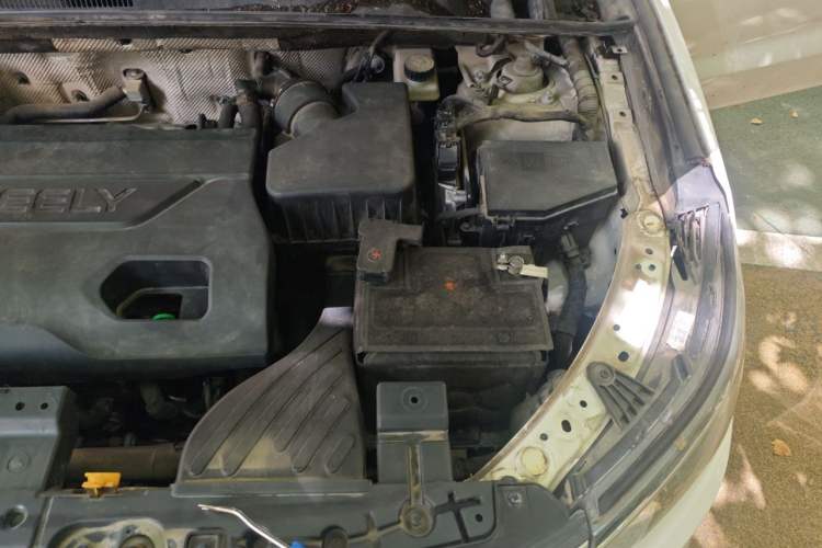 Used Geely Auto Vision X6 2016 1.3T CVT Flagship Model Engine Bay Left